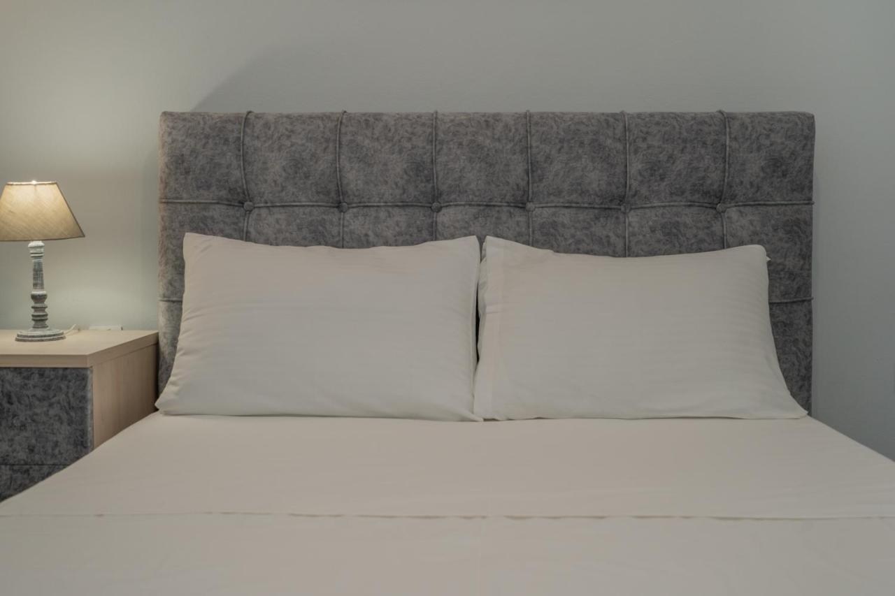 Comfy Apt Next To Metro Афины Экстерьер фото